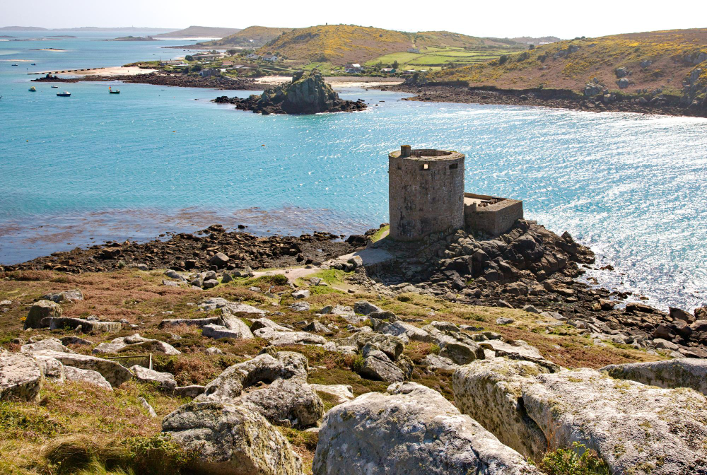 Sandstrand auf den Scilly Islands mit t&uuml;rkisfarbenem Wasser