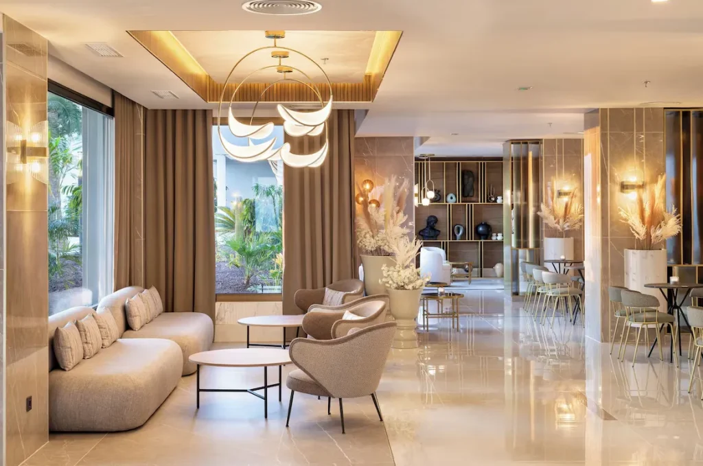 Rezeption im 4 Sterne Hotel RIU Palace Calypso – Adults Only nach der Renovierung