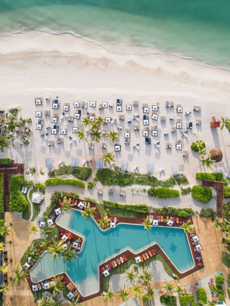 Alila Mayakoba Privatstrand mit weißem Sand an der Riviera Maya